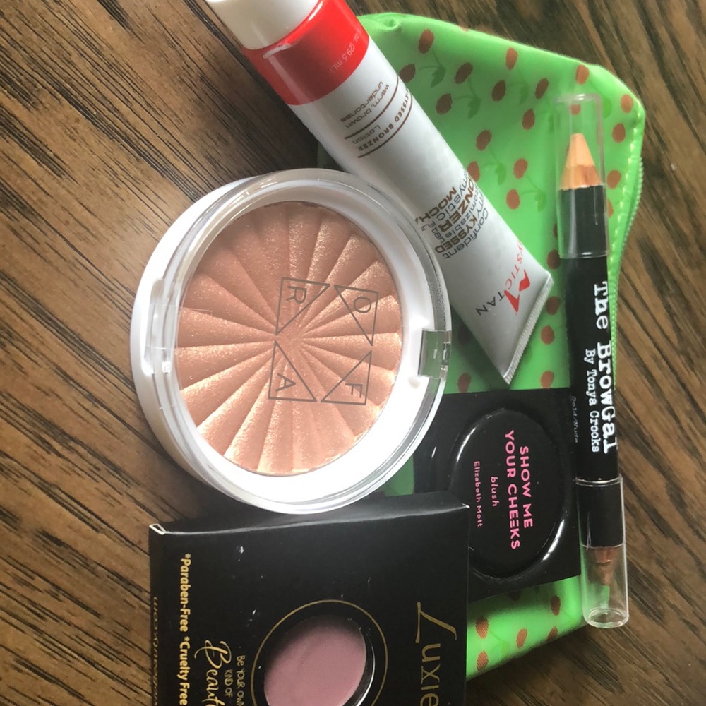 Makeup sampler